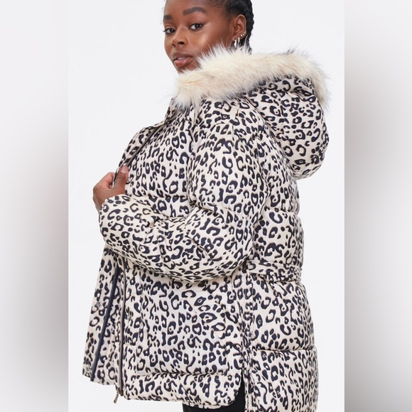 F21 woman’s leopard print puffer coat - Picture 3 of 3